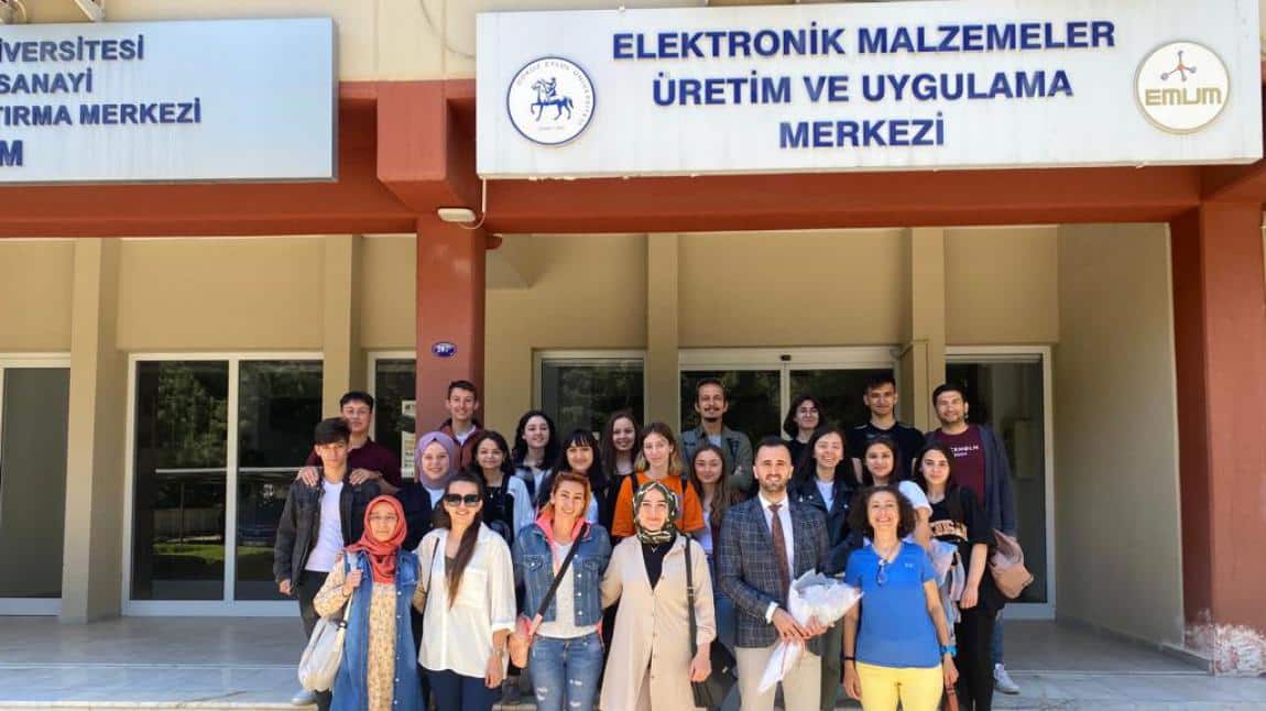 Okulumuz İzmir 9 Eylül Üniversitesi Mühendislik Fakültesine Gezi Düzenledi.